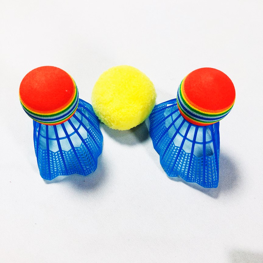 Combo 2 chiếc vợt cầu lông tặng kèm 2 quả cầu cho bé