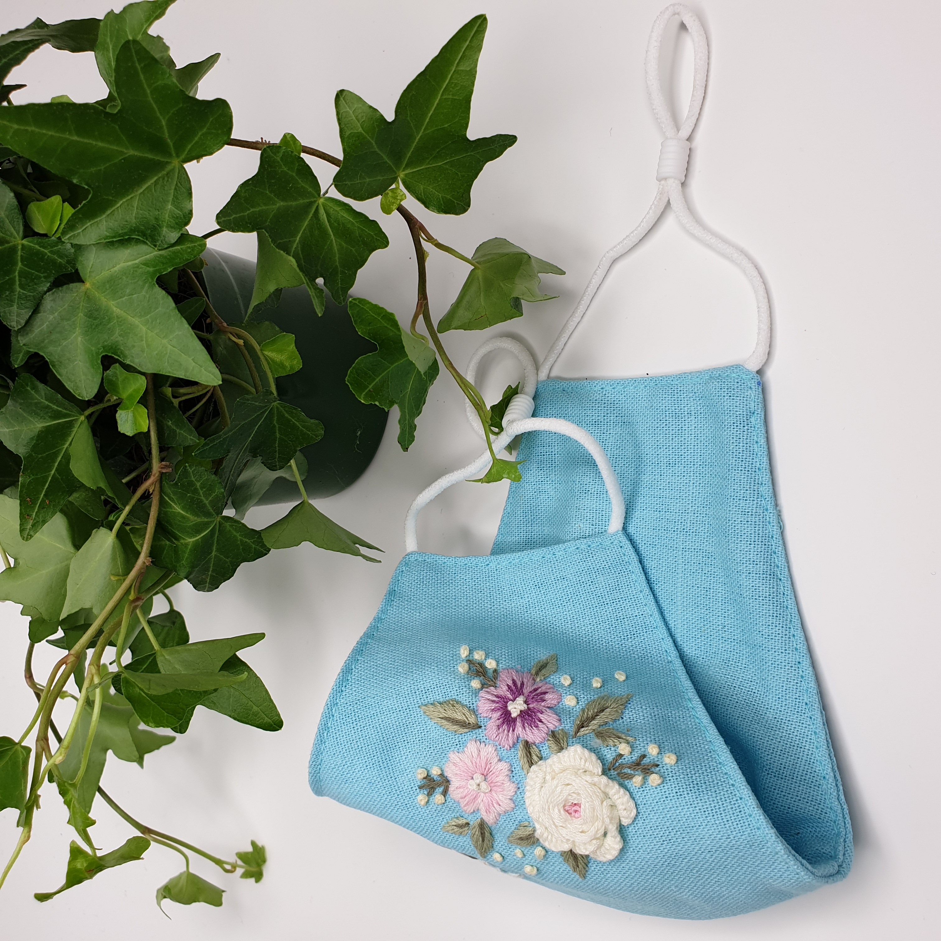 Khẩu trang thêu tay vải linen JL40