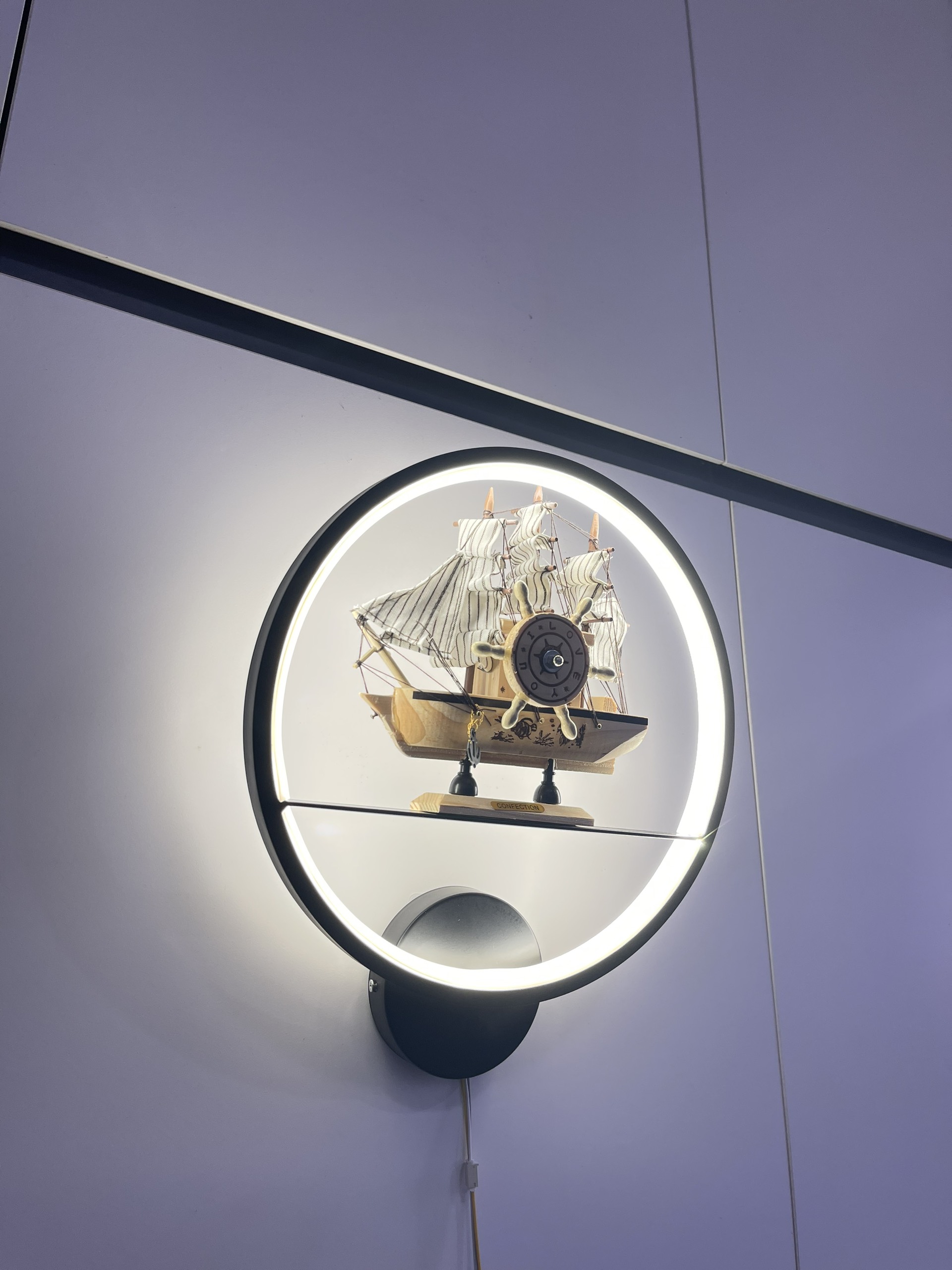 Đèn tường THERO con thuyền phong cách hiện đại với 3 chế độ ánh sáng.