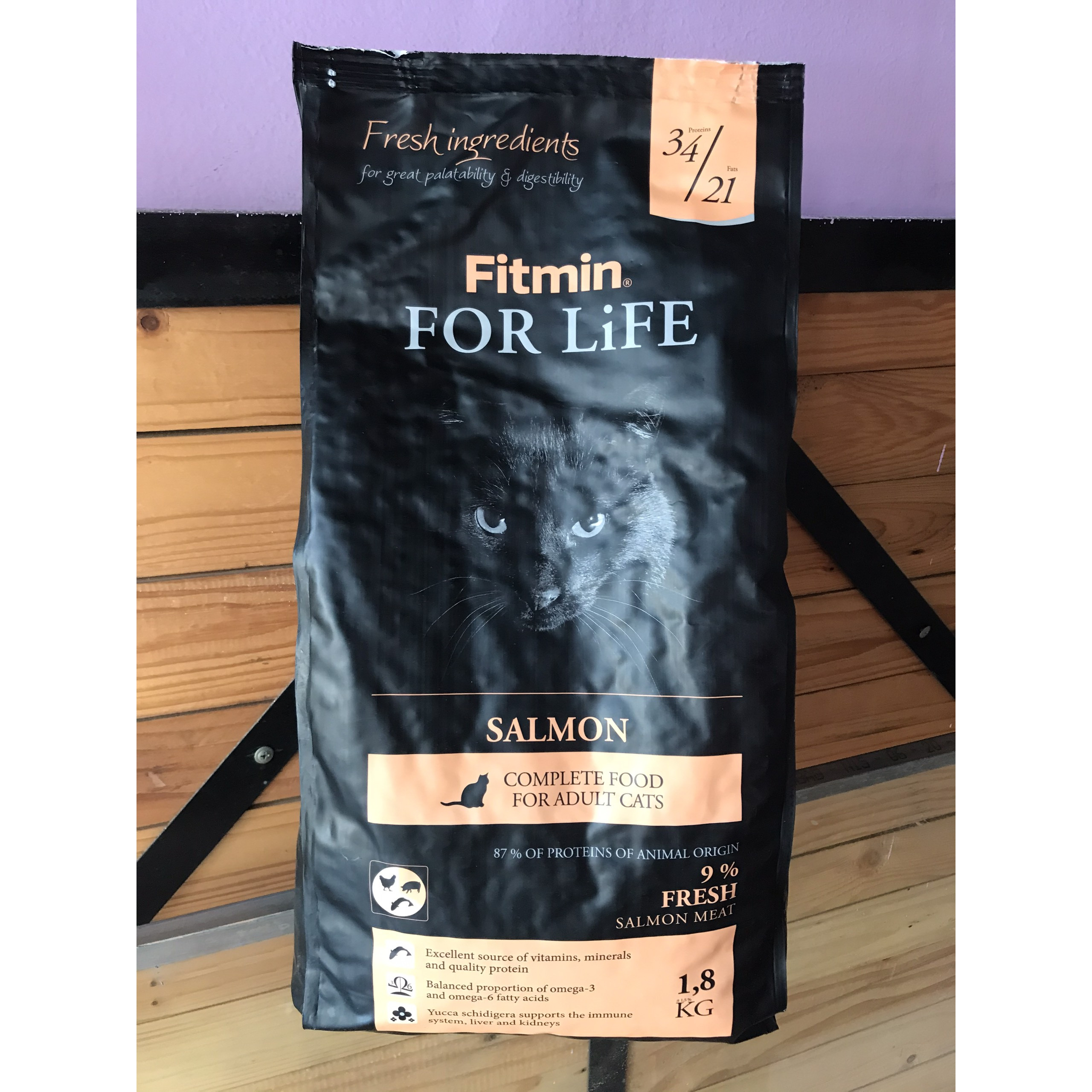 Thức Ăn Cho Mèo Trưởng Thành - Fitmin Cat For Life Salmon - 1,8KG