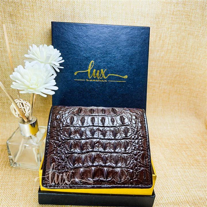 Ví nam Da cá sấu LuxLeather LM2003 Hai mặt - Kiểu đứng - Da gù nguyên con