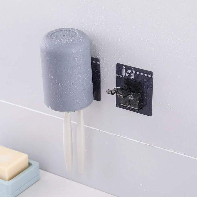 Giá treo bàn chải đánh răng dán tường kèm cốc - Dụng cụ móc bàn chải đánh răng 88103 SHIPNHANH88