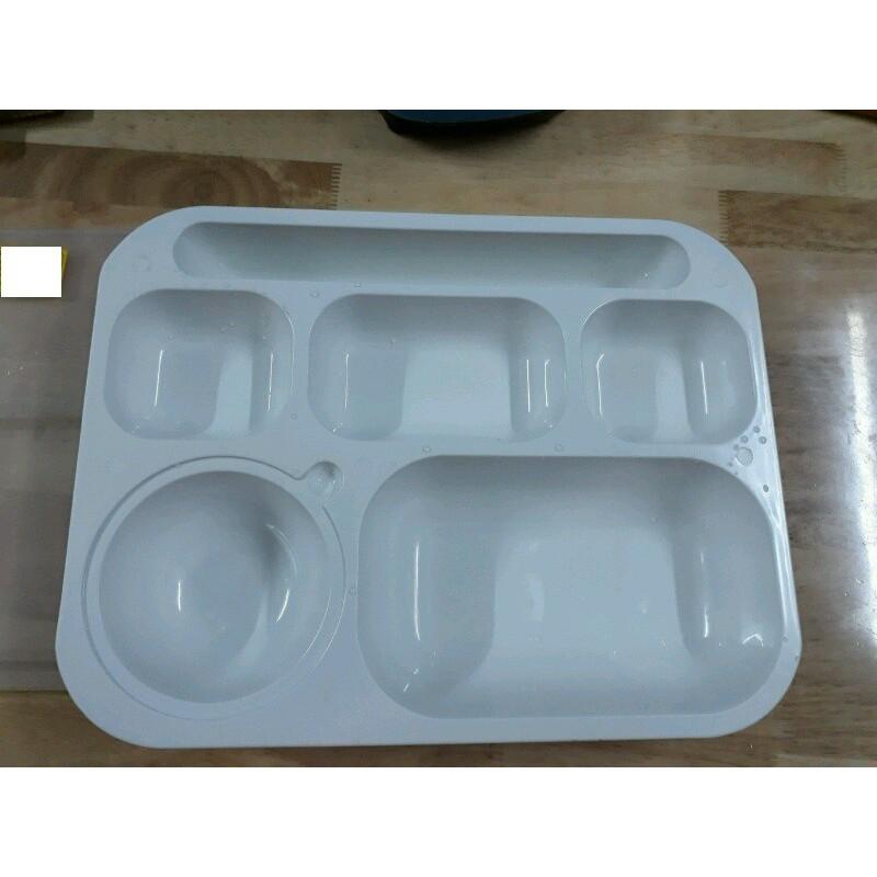 Khay 6 ngăn đựng cơm văn phòng, bán căntin, suất ăn công nghiêp melamine có 2 nắp đậy, hoa xamh/đỏ