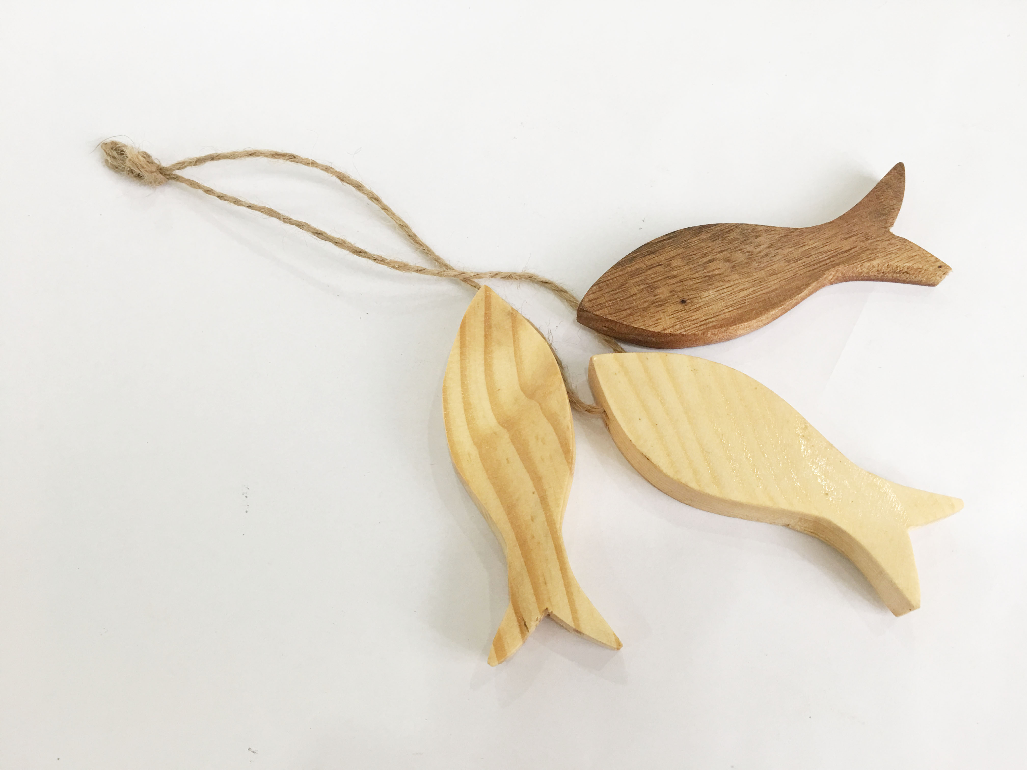 Combo chùm 3 con cá gỗ tự nhiên trang trí handmade 10x3.5x1.5cm  - Màu gỗ tự nhiên