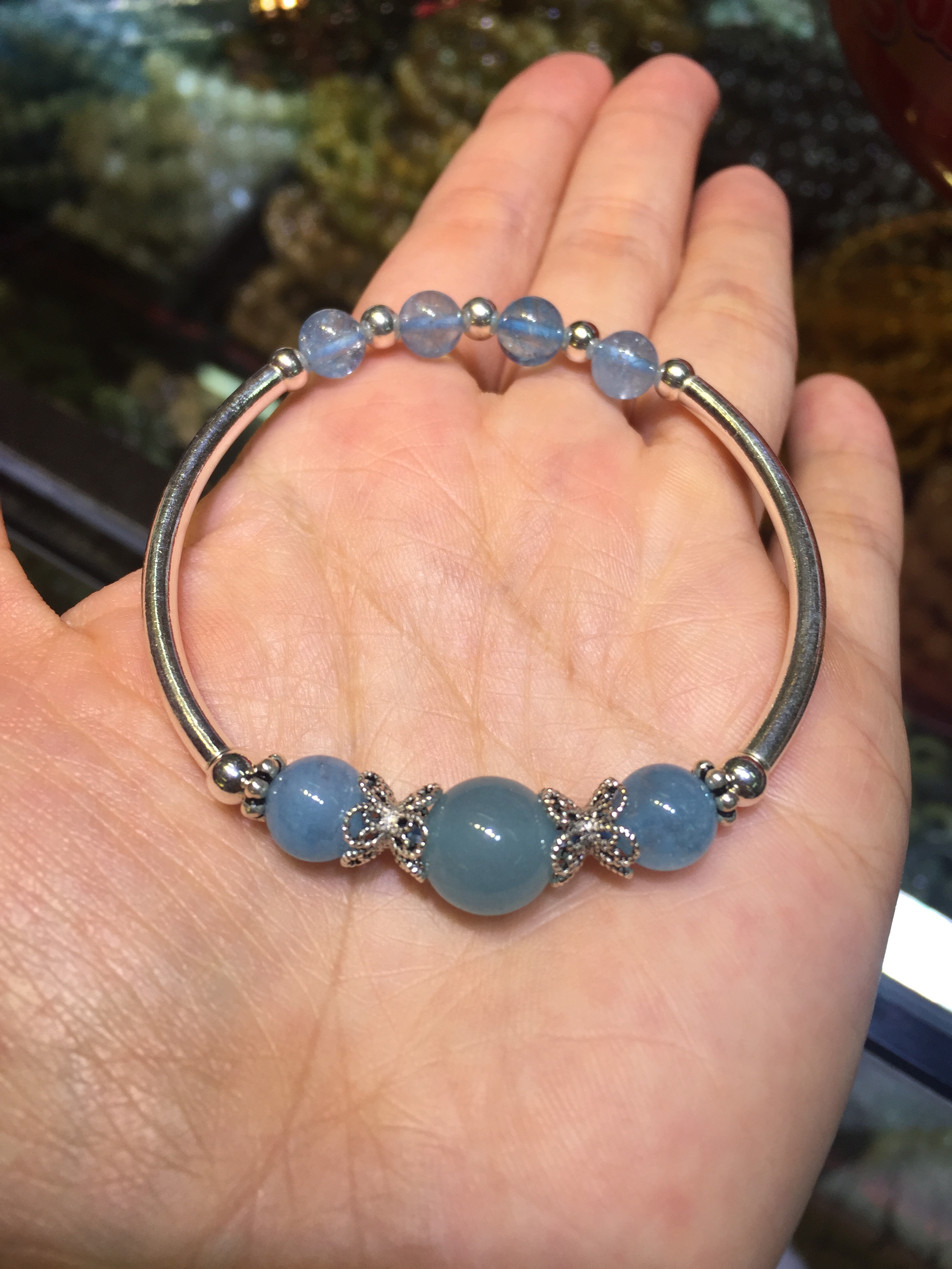 Vòng tay phong thủy đá Aquamarine mix charm bạc