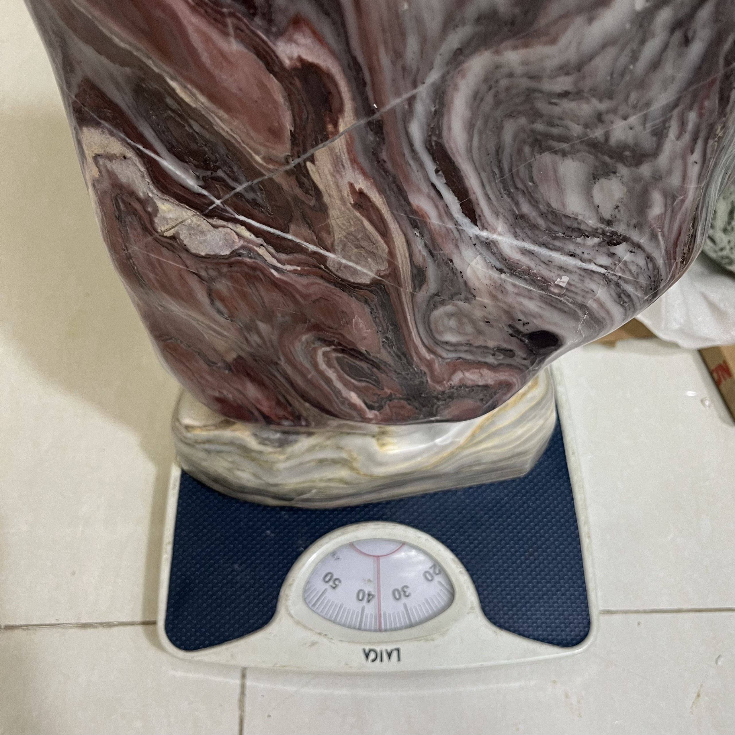 Cây đá, trụ đá, đá phong thủy Cao 63 cm, nặng 36 kg màu đỏ tím nâu cho mệnh Thổ và hỏa