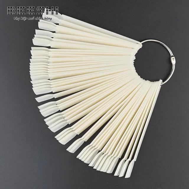 Móng que vuông tập vẽ cho học viên Beeshi shop nail