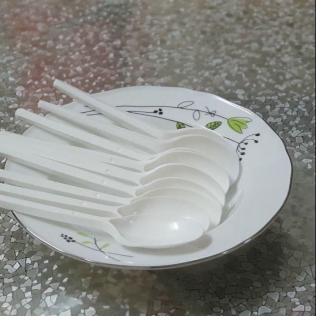 10 muỗng trắng dùng 1 lần loại dày dặn
