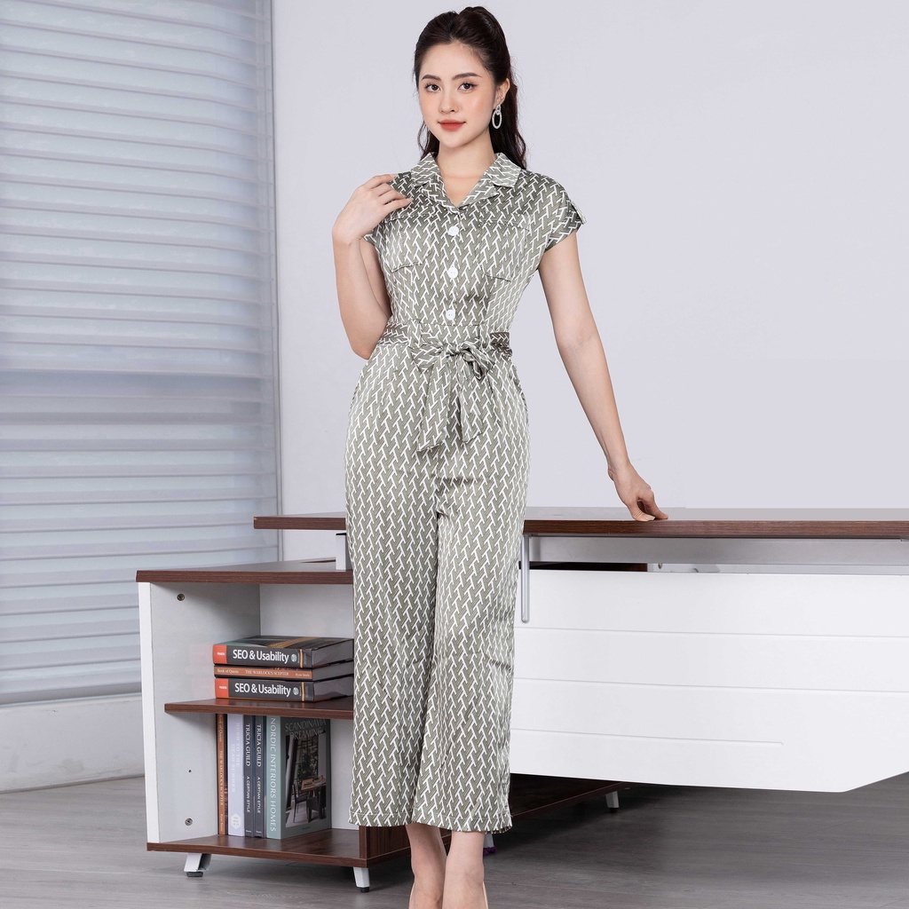 Bộ Jumpsuit Nữ UK Fashion Dáng Dài Cổ Vê Quần Ống Rộng, Họa Tiết Độc Đáo, Chất Lụa Hàn Cao Cấp Mềm Mát NKBD2204009