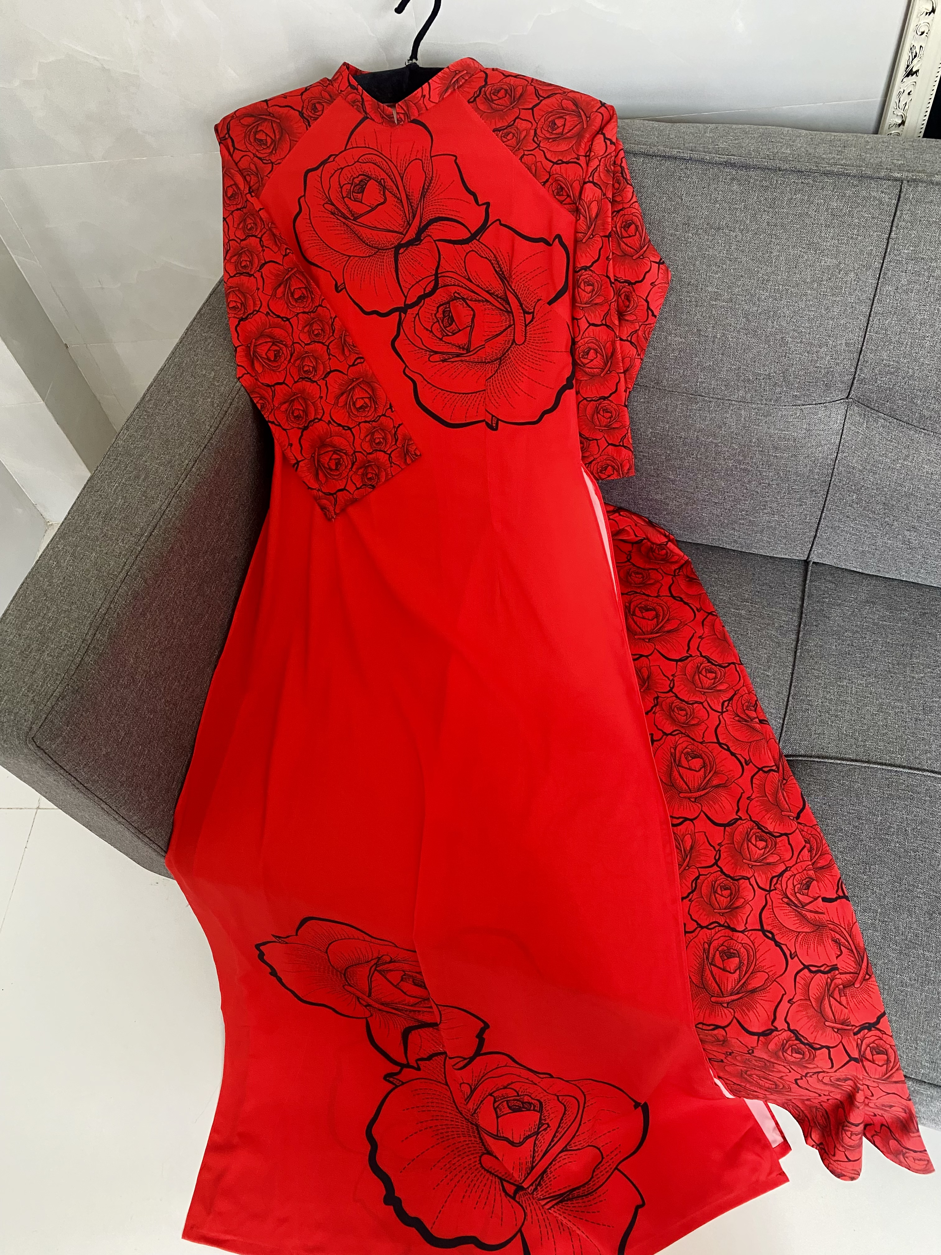 Áo dài hoạ tiết hoa hồng in 3D cực sắc nét