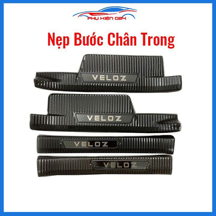 Ốp bậc cửa, nẹp bước chân Veloz 2022-2023 vân cacbon chống trầy bảo vệ trang trí xe