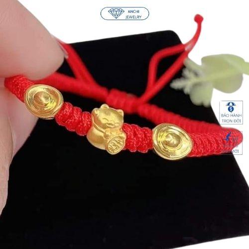 Vòng tay charm vàng dây bện chỉ đỏ charm mèo thần tài thỏi vàng, Anchi jewelry