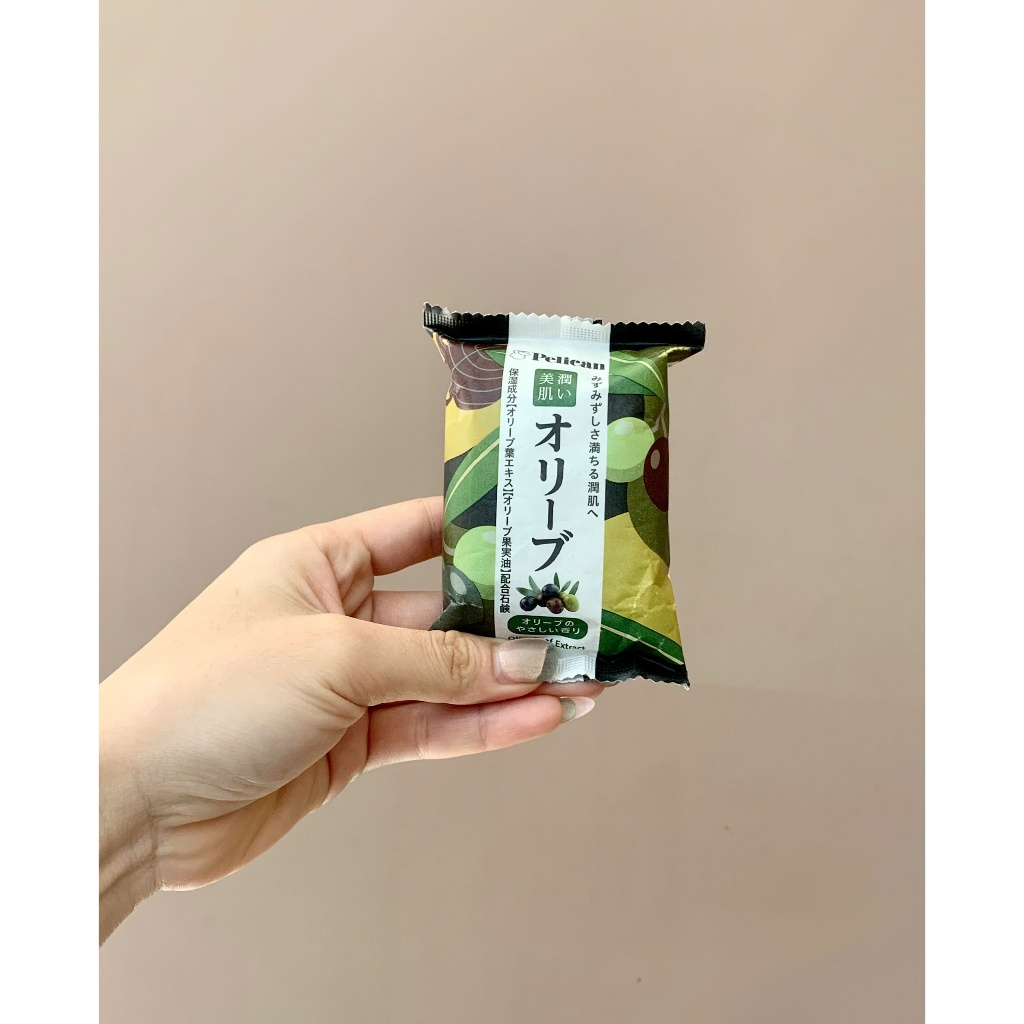 Xà Phòng Cấp Ẩm Và Dưỡng Mịn Da Olive Pelican Family Soap Olive 80 G