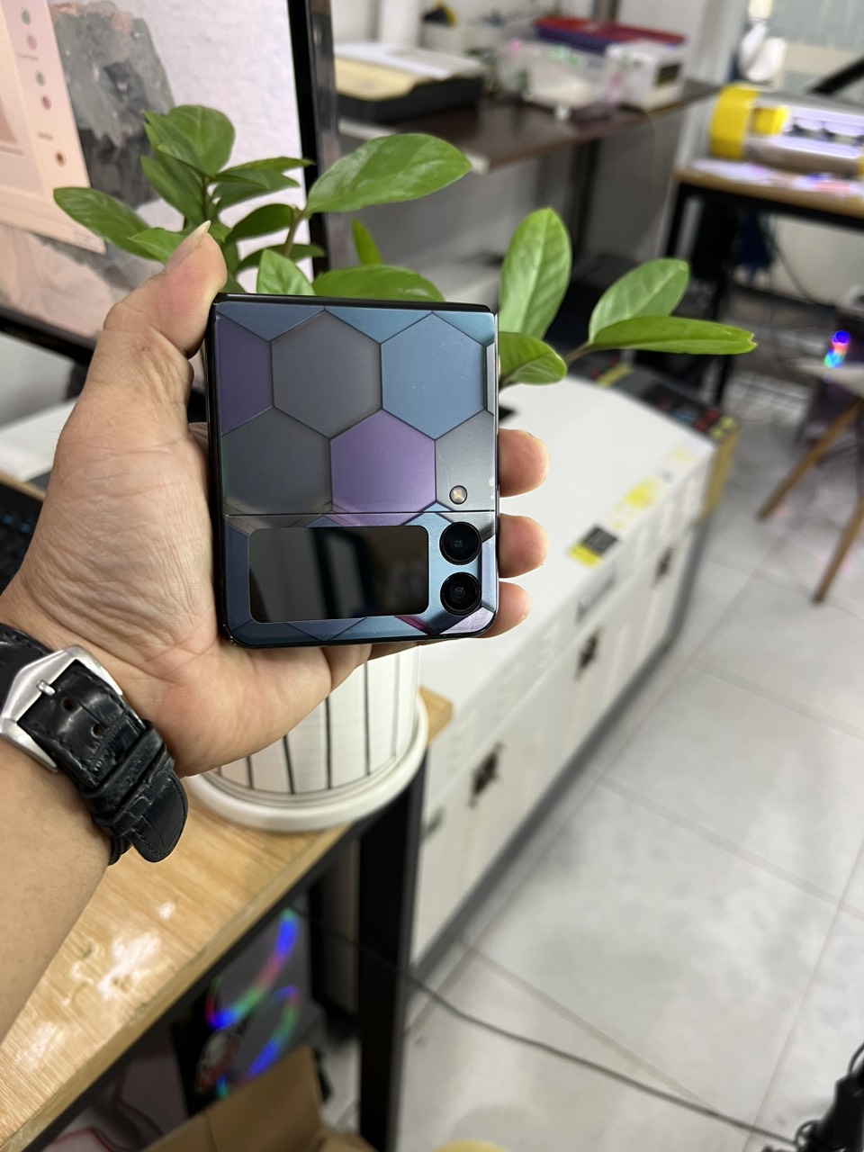 Miếng Dán skin mặt lưng dành cho Samsung Z Flip 3 / Z Flip 4 bảo vệ máy chống trầy xước và làm đẹp tạo thêm diện mới