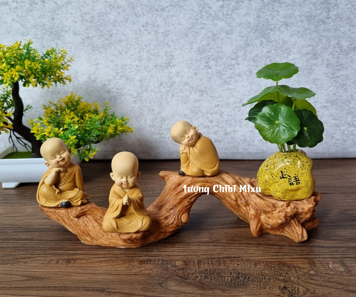 Bộ 03 chú tiểu an nhiên 7cm kèm chân đế và chậu cây y hình