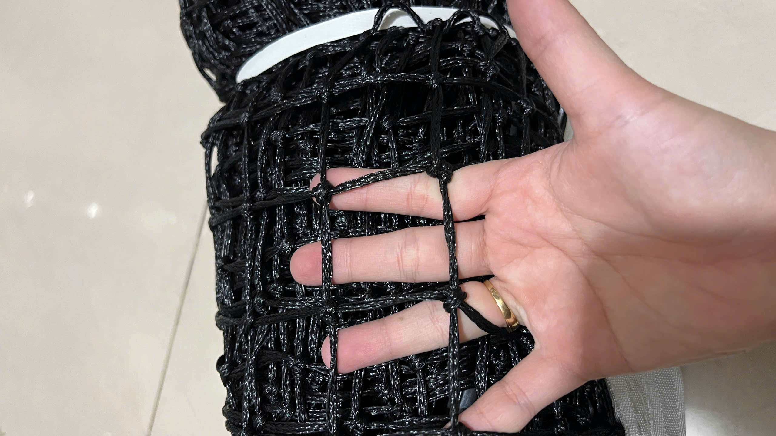 Lưới pickleball Sodex S25945(có cáp) dài tiêu chuẩn 6,71m cao 0,914m,chất liệu HDPE dày 3mm độ bền cao, ít hao mòn.