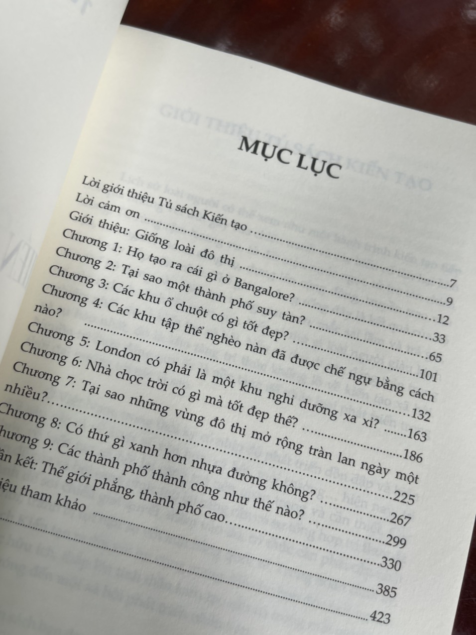 CHIẾN THẮNG CỦA ĐÔ THỊ và SINH TỒN CỦA ĐÔ THỊ Sống và phát triển rực rỡ trong Thời kỳ Biệt lập - Edward Glaeser và David Cutler – NXB Hội Nhà Văn và NXB Đà Nẵng