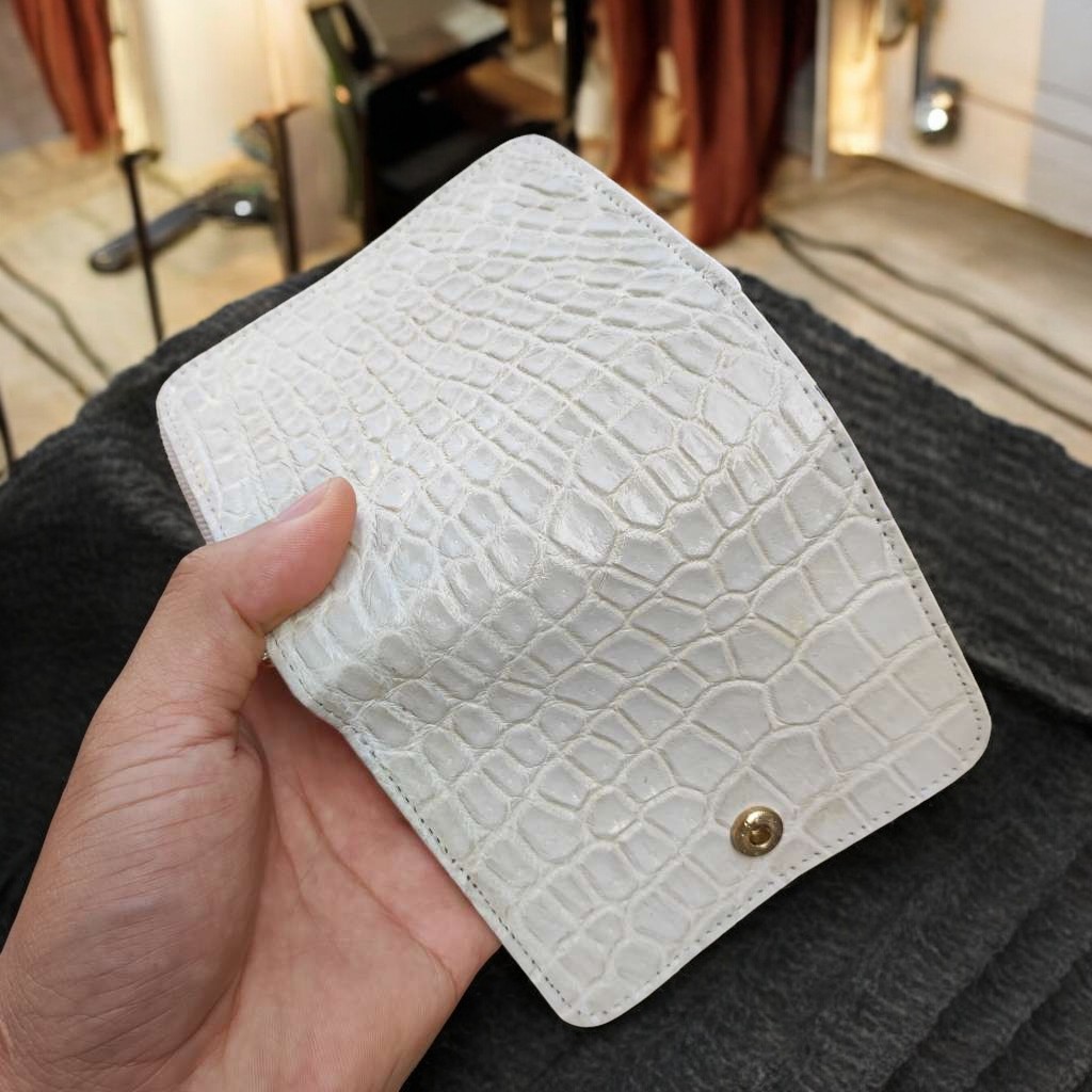 Ví nữ cầm tay nhiều ngăn Da bụng cá sấu bạch tạng!