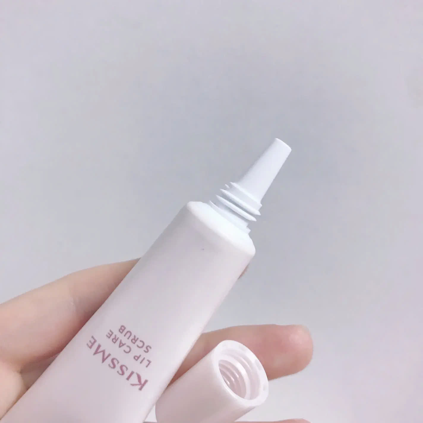 Kem Tẩy Tế Bào Chết Cho Môi Kissme Puchi Mochi Lip Srcub