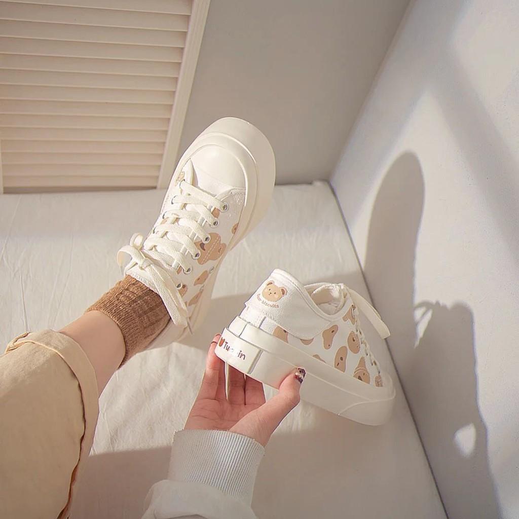 Giày sneaker họa tiết cute