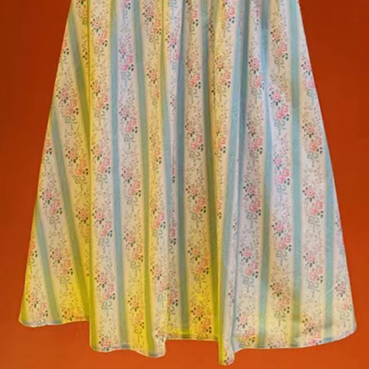 DONGSHOP X7Z1 Mùa hè Pháp Vintage cung đình gió không tay đầm ins đơn giản hoa nhỏ sọc lá sen viền nhỏ bay tay áo