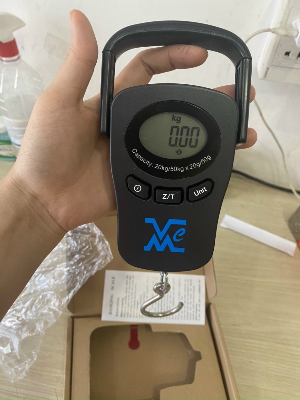 Cân treo điện tử giá rẻ 50kg cân ga, cân hành lí gửi hàng sân bay