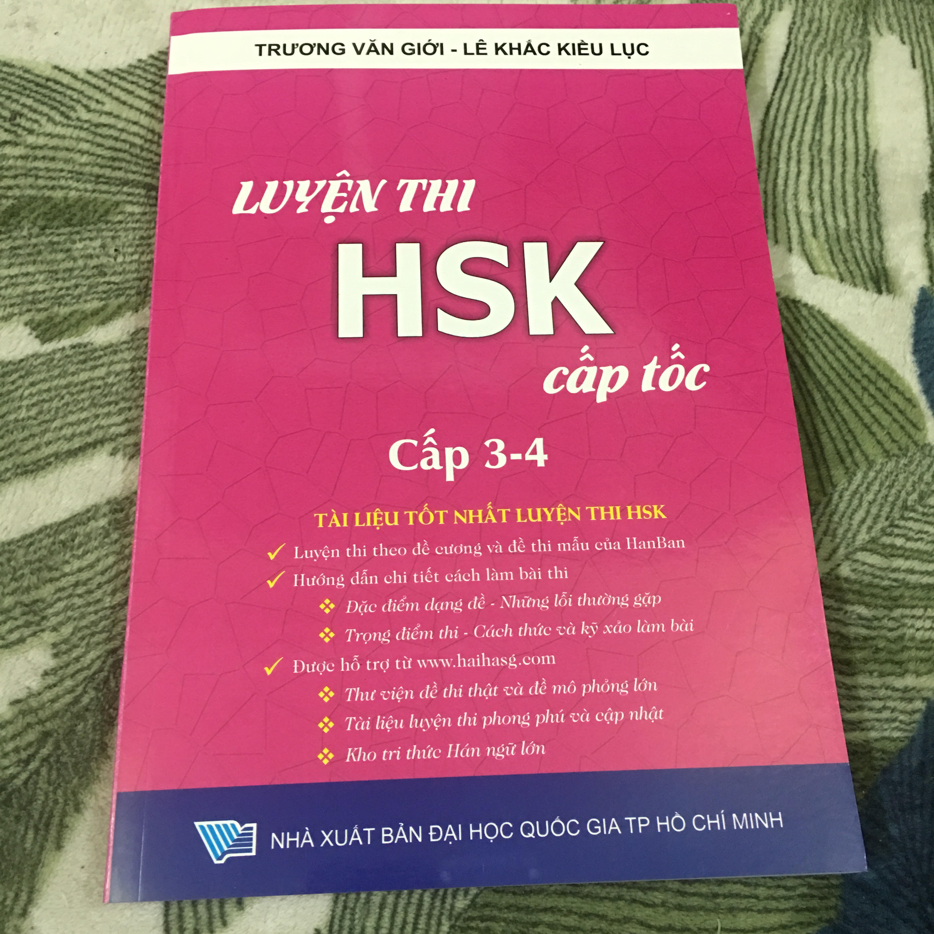 Luyện Thi HSK Cấp Tốc (Cấp 3-4) 2018 (Tặng kèm bookmark)