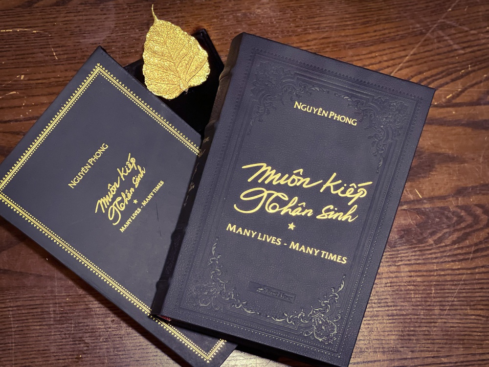 Muôn kiếp nhân sinh - Bìa da mạ vàng - Phiên bản cho nhà sưu tầm sách.