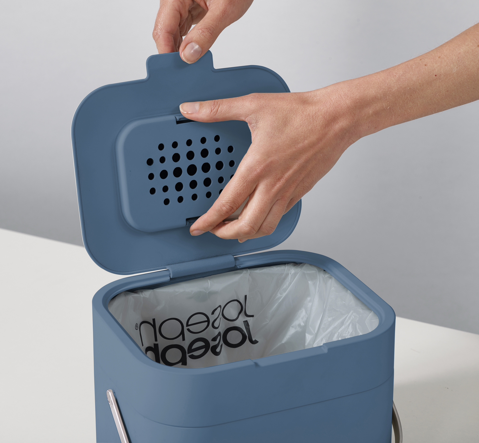 Joseph Joseph - Thùng đựng rác hữu cơ mini cao cấp Stack 4L Food Waste Caddy Editions Blue 003215