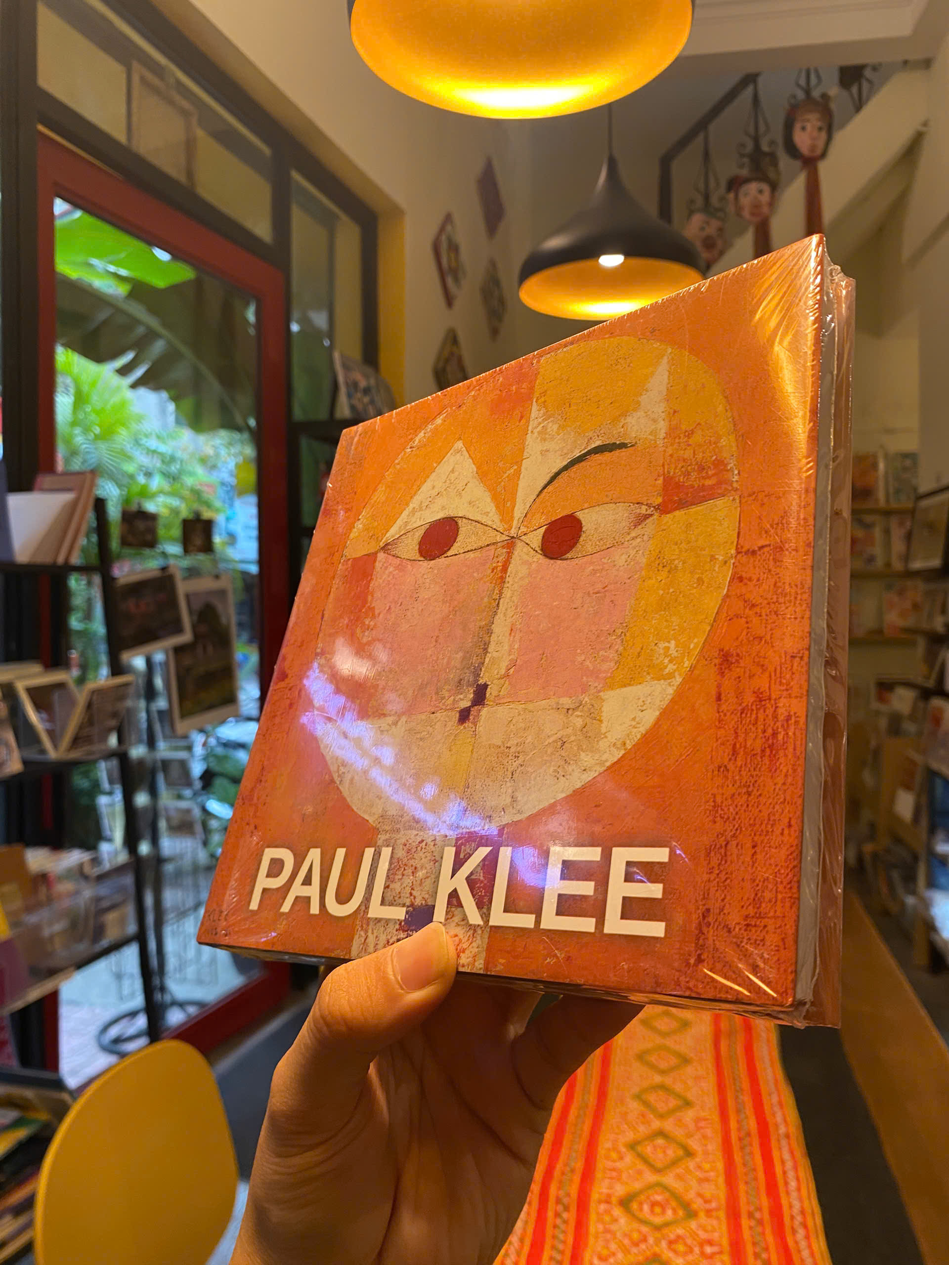 Sách - Paul Klee (Artist Monographs) by Hajo Duechting / Art Books / Ngoại văn Nhập khẩu