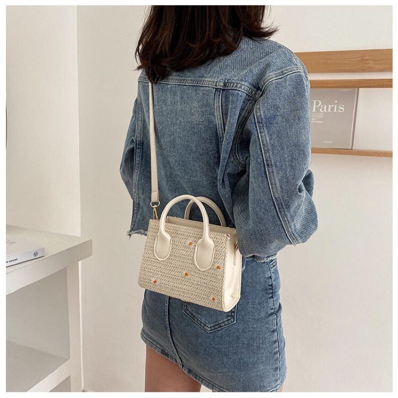 Túi đeo chéo nhỏ họa tiết hoa cúc