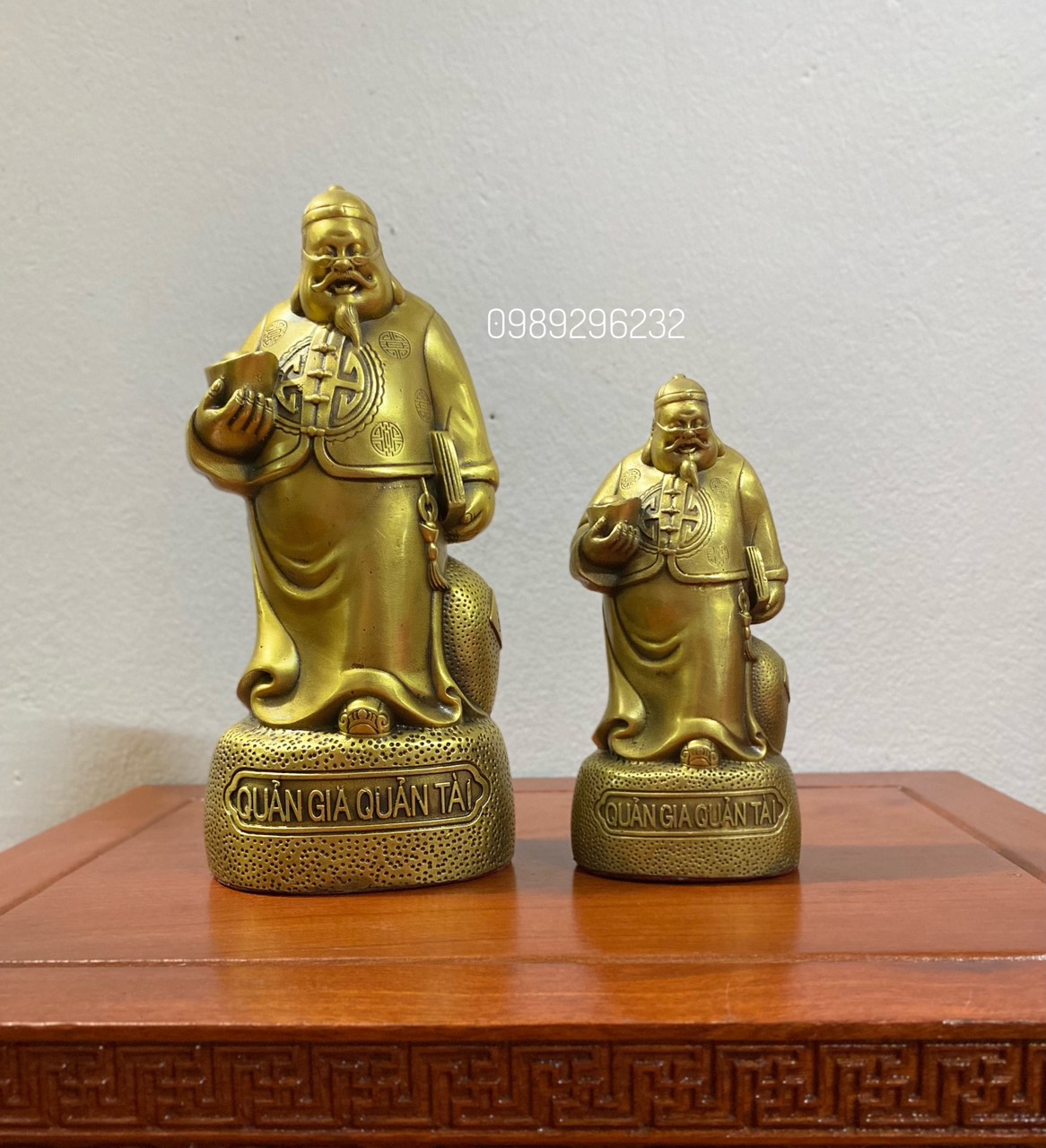 Tượng ông quản gia quản tài bằng đồng thau phong thủy