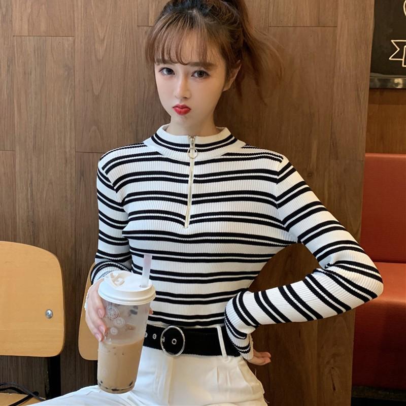 Áo thun dệt kim tay dài hoạ tiết kẻ sọc phối khoá kéo thiết kế thanh lịch