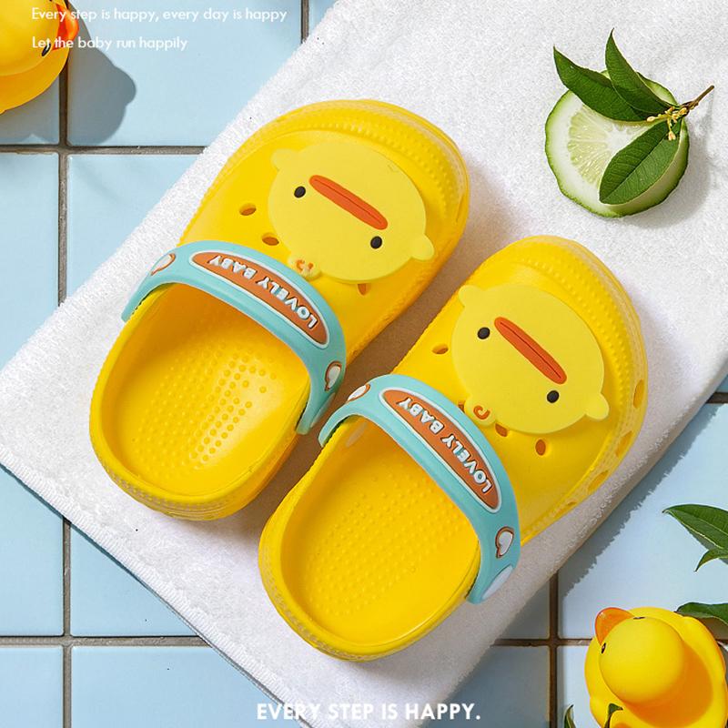Giày Sandal Đế Mềm Chống Trượt Họa Tiết Hoạt Hình Cho Bé