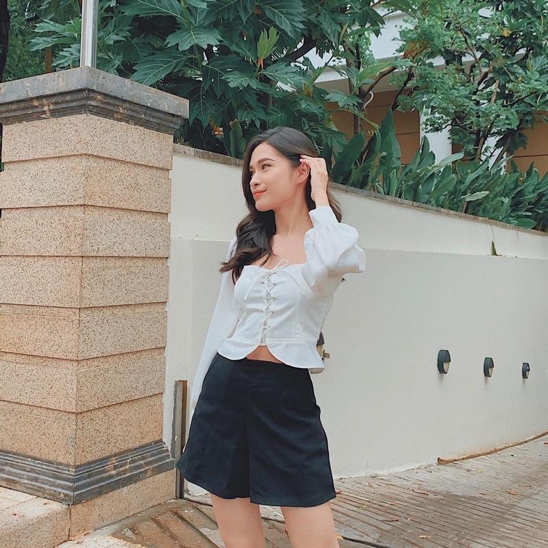 Quần shorts basic ống xoè túi chéo