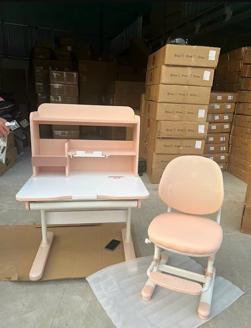 Bộ bàn ghế học sinh thông minh chống cận điều chỉnh cao thấp tay quay Tundo CTIRSP80 kèm đèn ngang 80cm