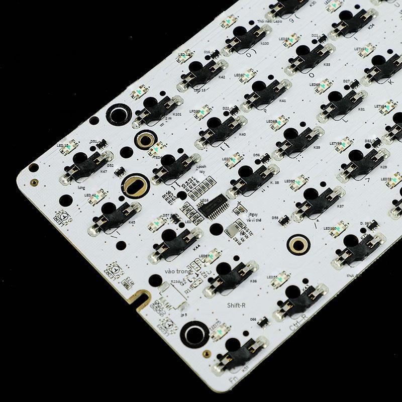 Giao hàng nhanh GK61 bàn phím cơ PCB bo mạch chủ có thể tráo đổi nóng GH60RGB nhịp điệu âm nhạc tùy chỉnh có dây và không dây màu trắng