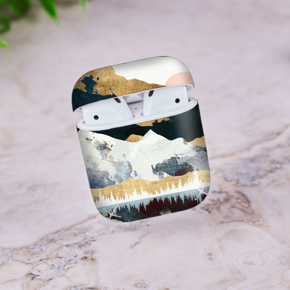 Miếng dán skin chống bẩn cho tai nghe AirPods in hình Ngày mùa đông giả sơn mài - GSM183 (bản không dây 1 và 2)