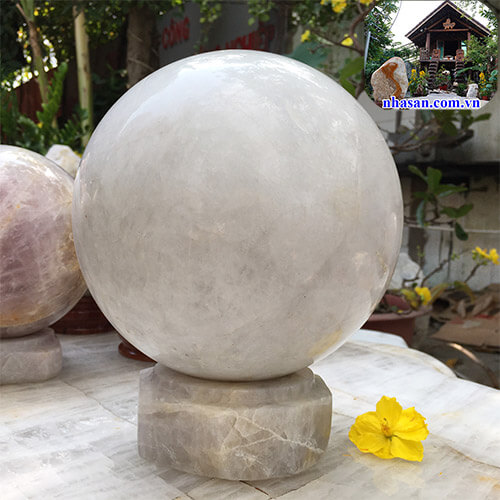 Quả Cầu Đá Thạch Anh Trắng Tự Nhiên QC772 Phong Thủy nặng 11.5kg đường kính 20cm  – Vật phẩm phong thủy may mắn