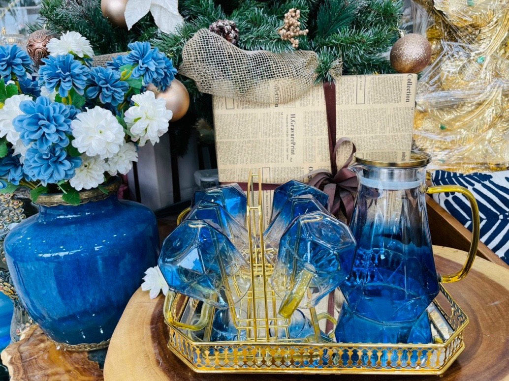 BỘ BÌNH ĐỤNG NƯỚC UỐNG THỦY TINH KÈM 6 CỐC VÂN KIM CƯƠNG MÀU XANH NƯỚC BIỂN - VD105