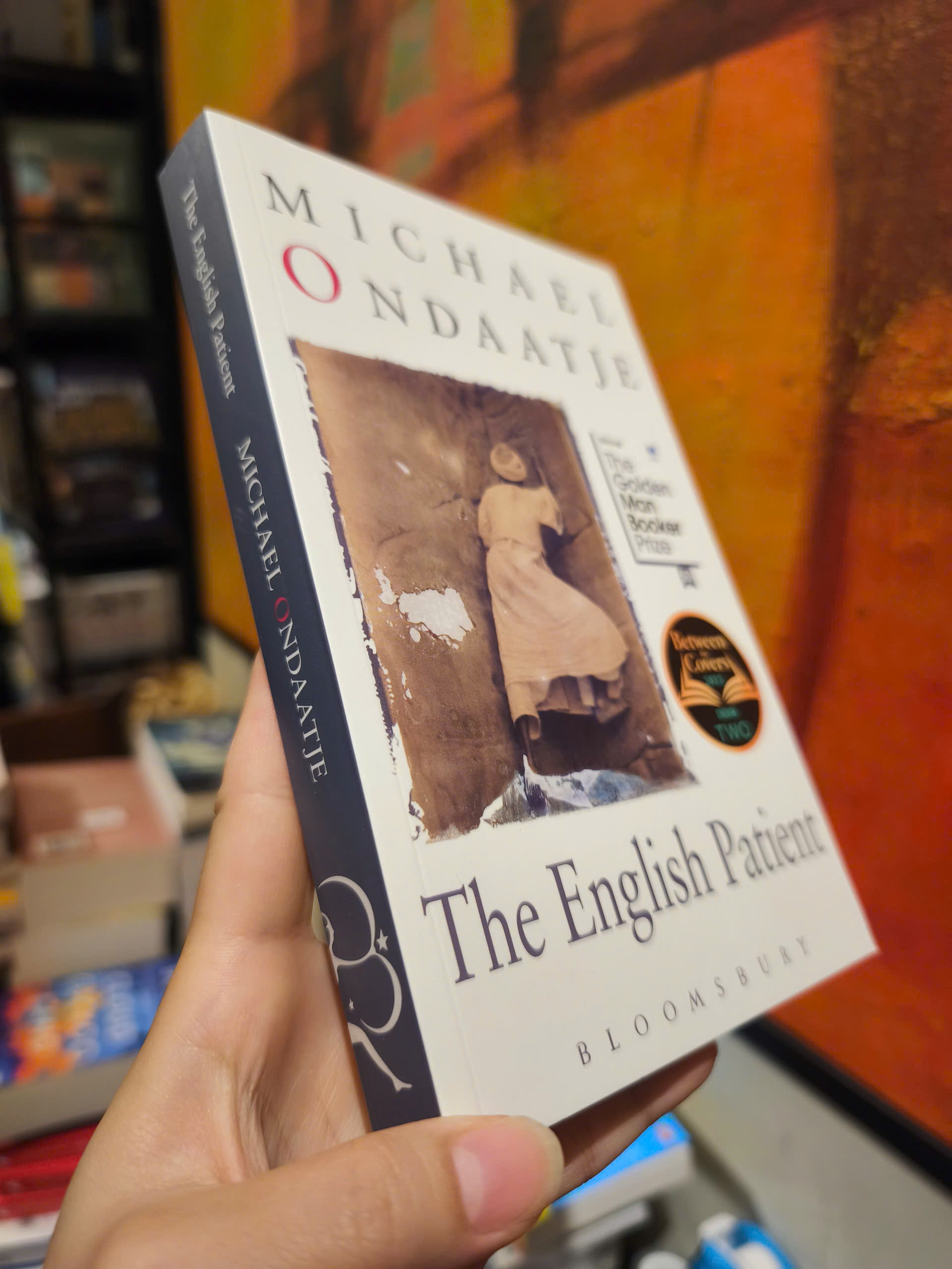 Sách - The English Patient by Michael Ondaatje - Booker Prize Winner, Tiểu thuyết đoạt giải