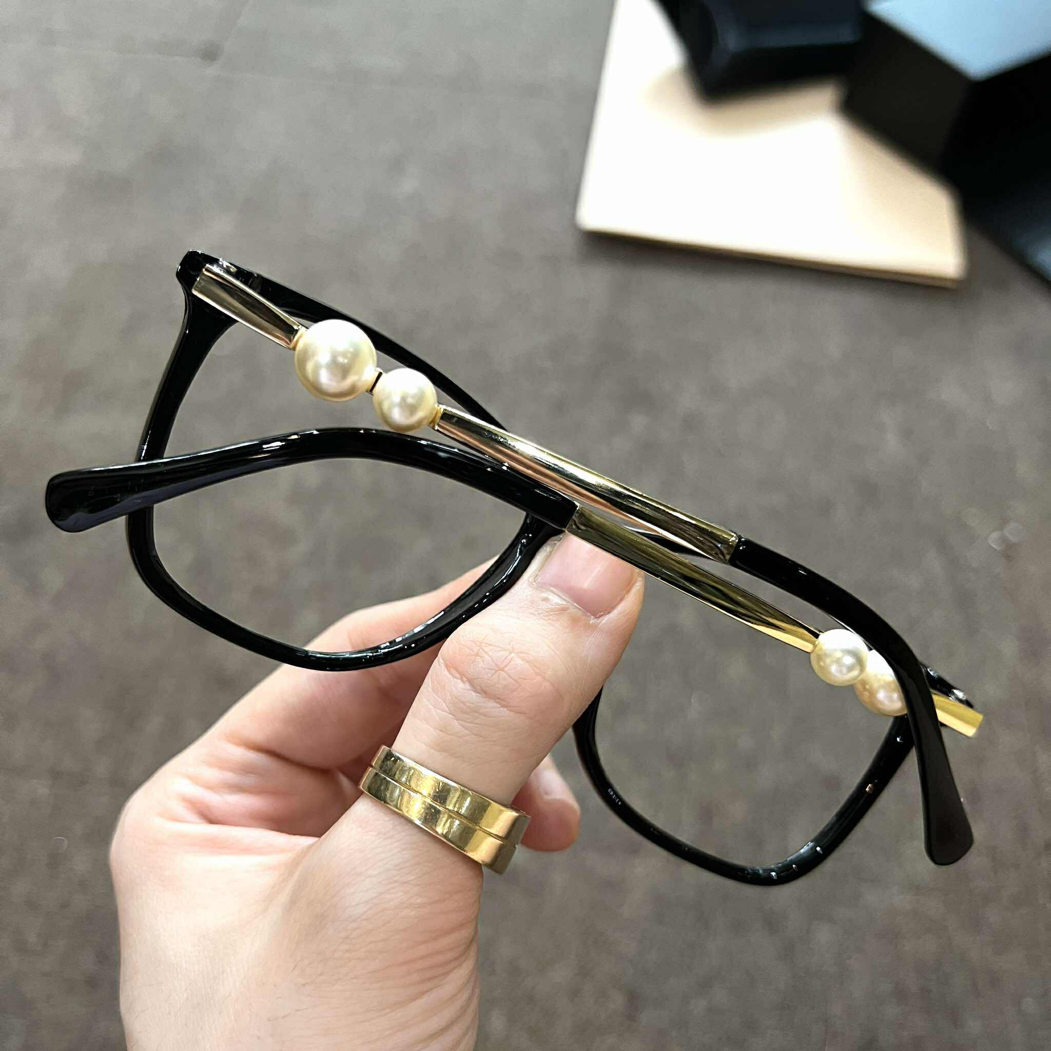 Kính mắt thời trang cao cấp cho nữ Mắt vuông form to + Tặng kèm phụ kiện