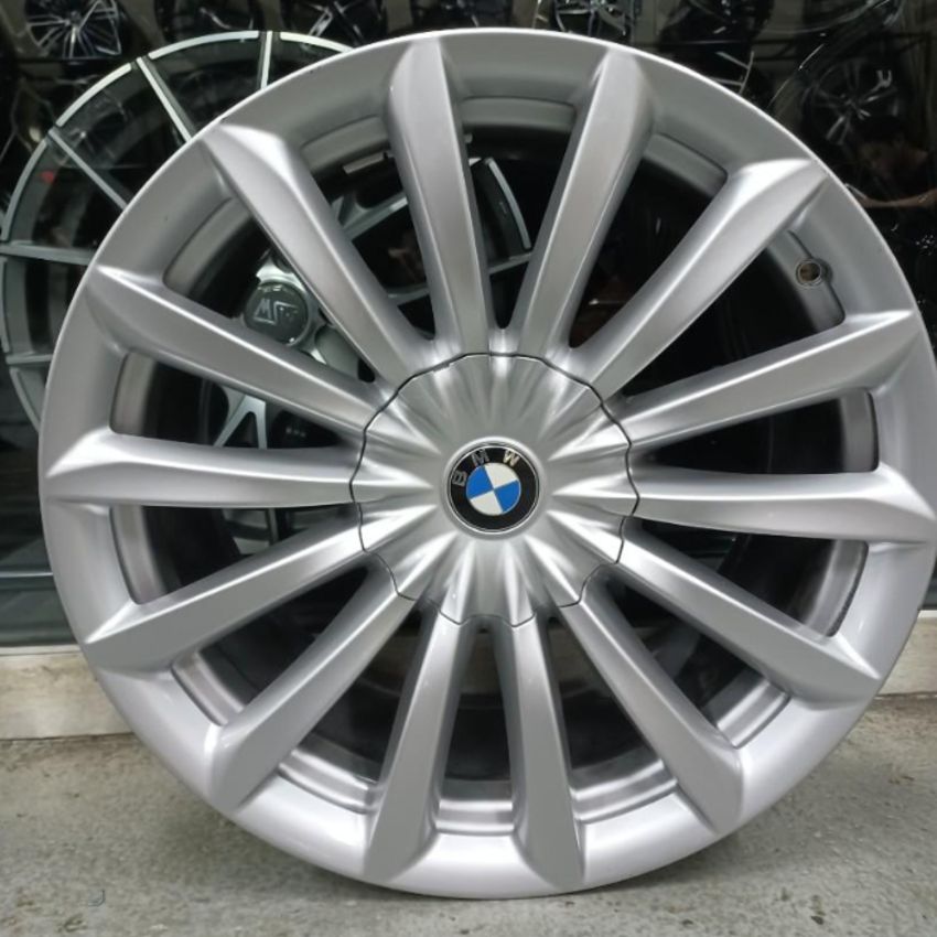 01 chiếc Logo chụp mâm, lazang bánh xe ô tô BMW 7 Series đời mới như: 730 Li, 740 Li