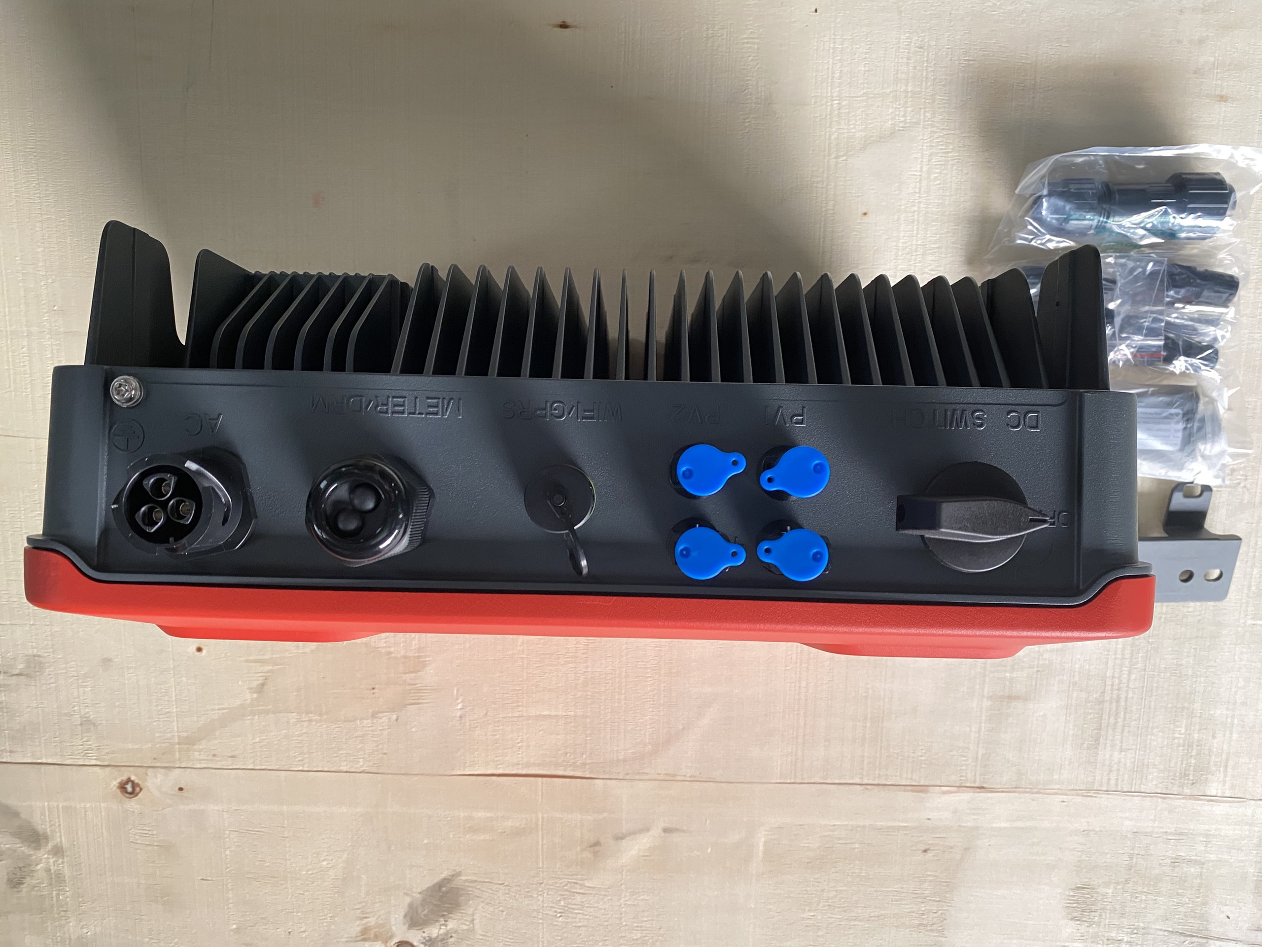 Biến tần hòa lưới bám tải HYPONTECH 6,5kW 1 pha HPS-6500
