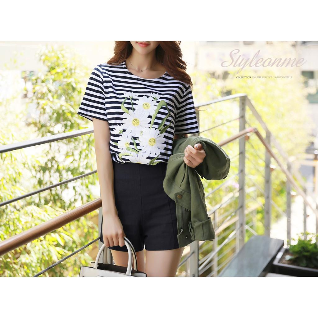 Áo Thun Thêu Hoa Cúc Nổi Bật - QA0063