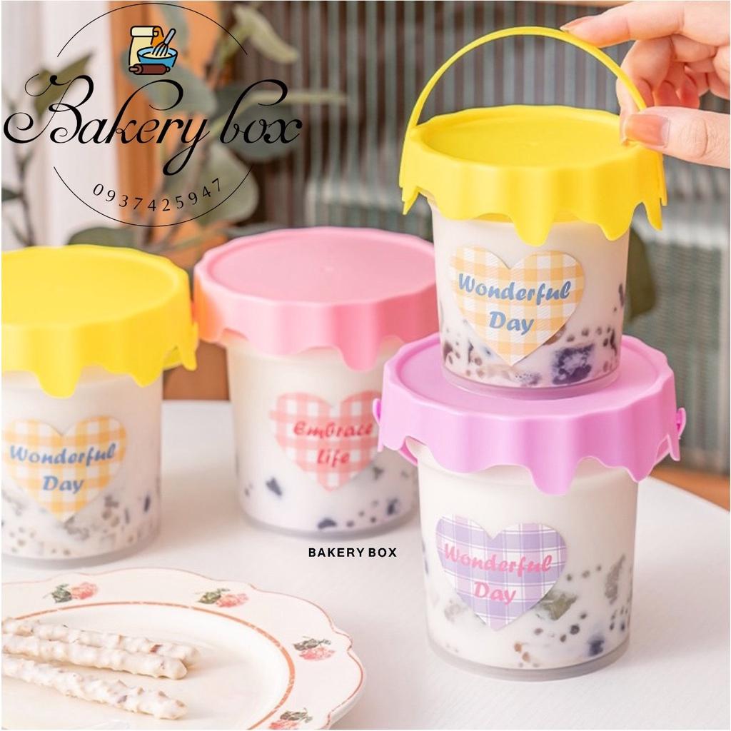 Set 50 | Xô Nhựa Quai Xách Nhiều Màu Đựng Trà Trái Cây - Trà Sữa - Chè - Rau Câu (500ml)