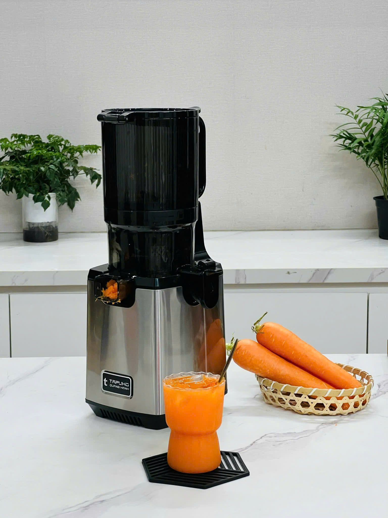 Máy ép chậm TAPUHO TSJ68 ép kiệt 98% công suất 250W độ ồn &lt; 59dB Hàng chính hãng bảo hành 24 tháng