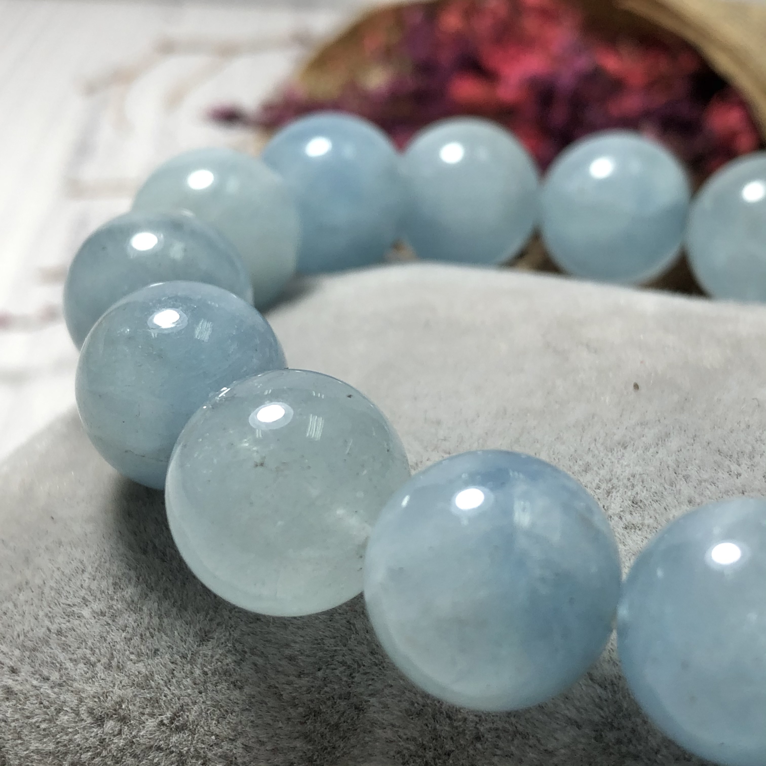 Vòng tay đá Aquamarine 12mm