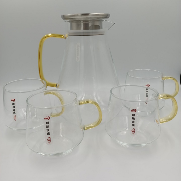 Bình Thủy Tinh Chịu Nhiệt Cao Cấp 1,8 L Tặng Kèm 4 Cốc Sang Trọng Tinh Tế.