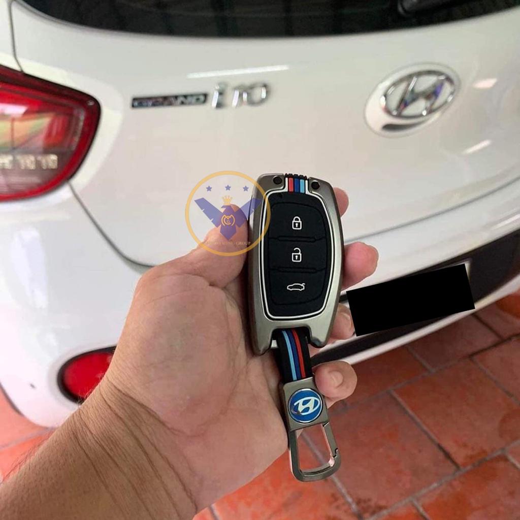 Ốp chìa khóa titan cao cấp xe Hyundai i10, Accent, Tucson - kèm móc khóa
